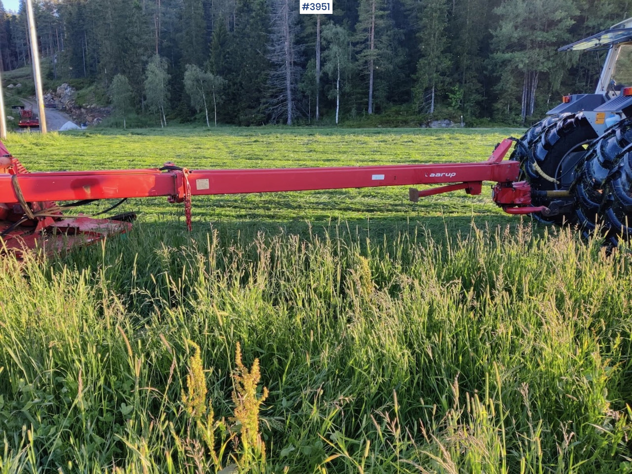 Kverneland Taarup 4040 C Mowing machine w/undercarriage - Техника для сенозаготовки: фото 4 Kverneland Taarup 4040 C Mowing machine w/undercarriage - Техника для сенозаготовки: фото 4