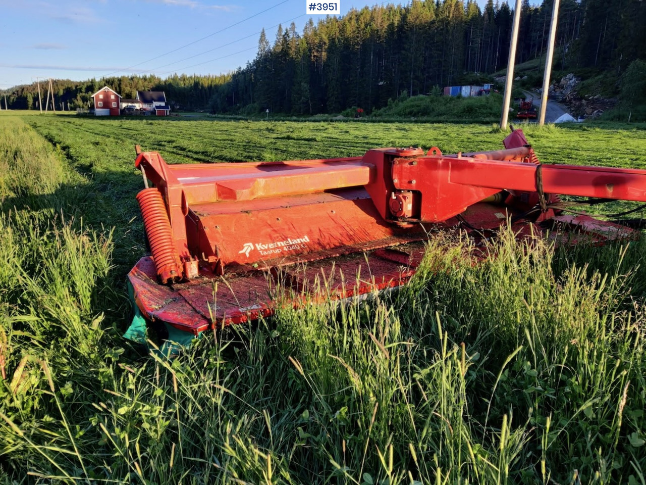 Kverneland Taarup 4040 C Mowing machine w/undercarriage - Техника для сенозаготовки: фото 1 Kverneland Taarup 4040 C Mowing machine w/undercarriage - Техника для сенозаготовки: фото 1