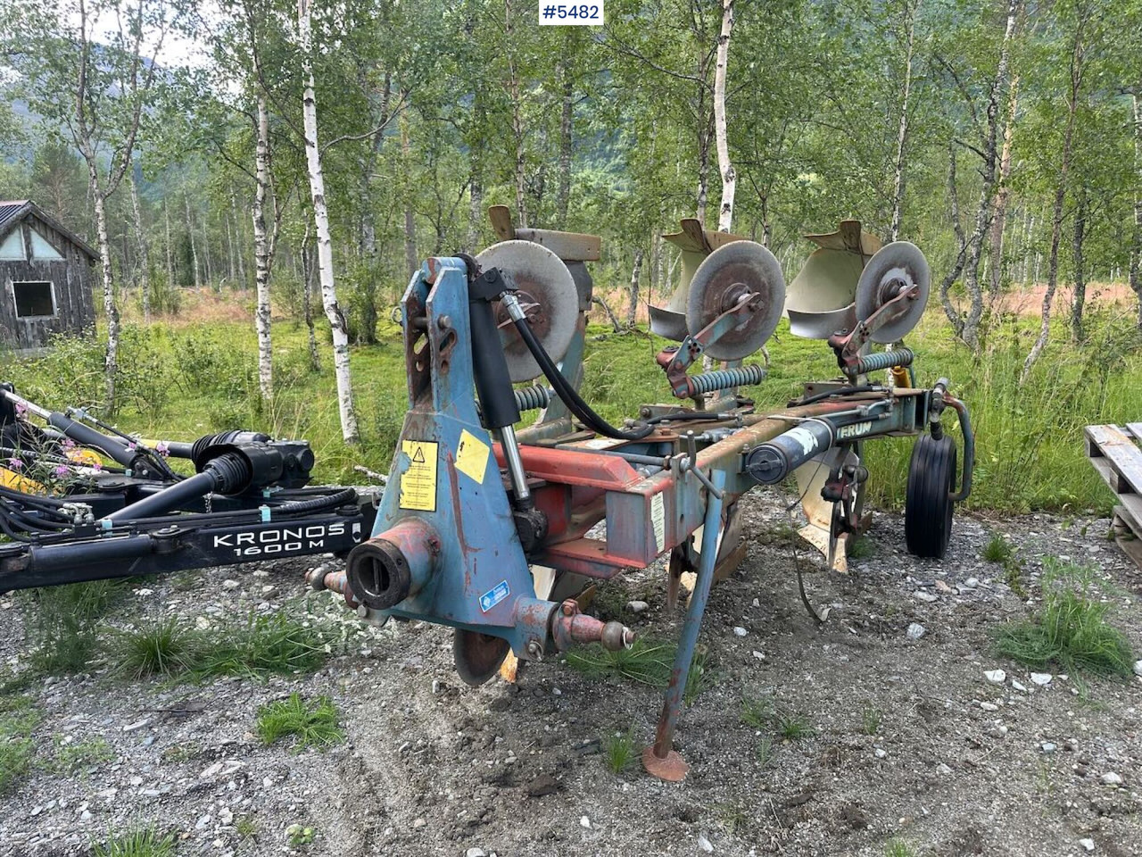 Техника для обработки почвы Øverum CV 398 H 3-furrow reversible plow: фото 7
