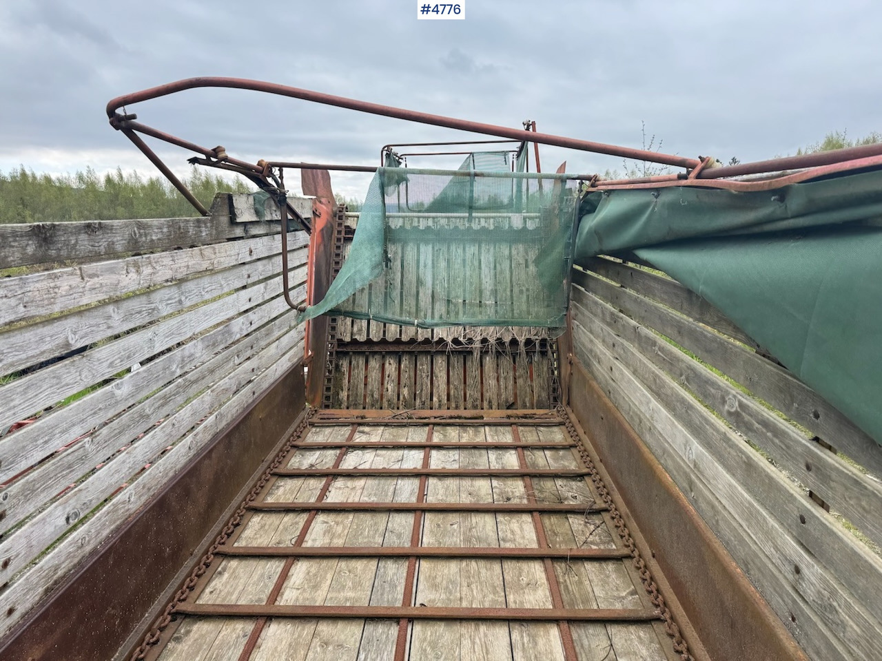 Техника для сенозаготовки Underhaug unloading wagon with throwing roller: фото 17
