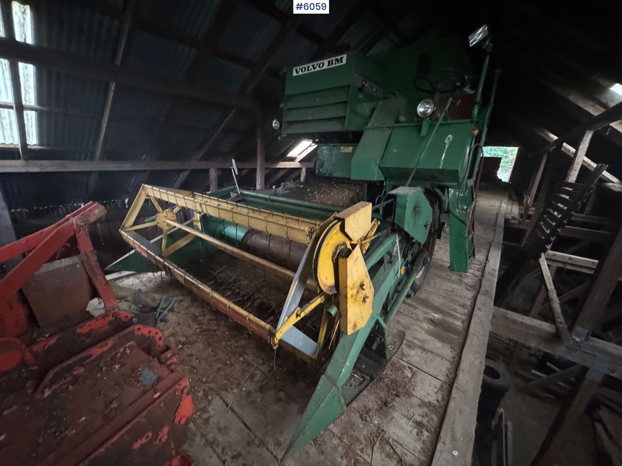 Volvo BM Aktiv 800 combine harvester - Зерноуборочный комбайн: фото 1 Volvo BM Aktiv 800 combine harvester - Зерноуборочный комбайн: фото 1