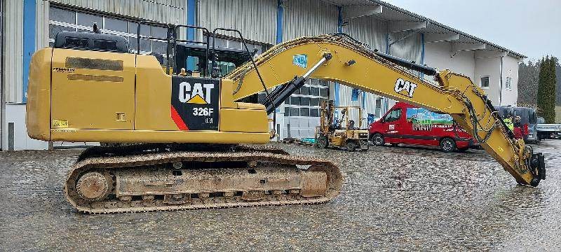CAT 326F - Гусеничный экскаватор: фото 3 CAT 326F - Гусеничный экскаватор: фото 3