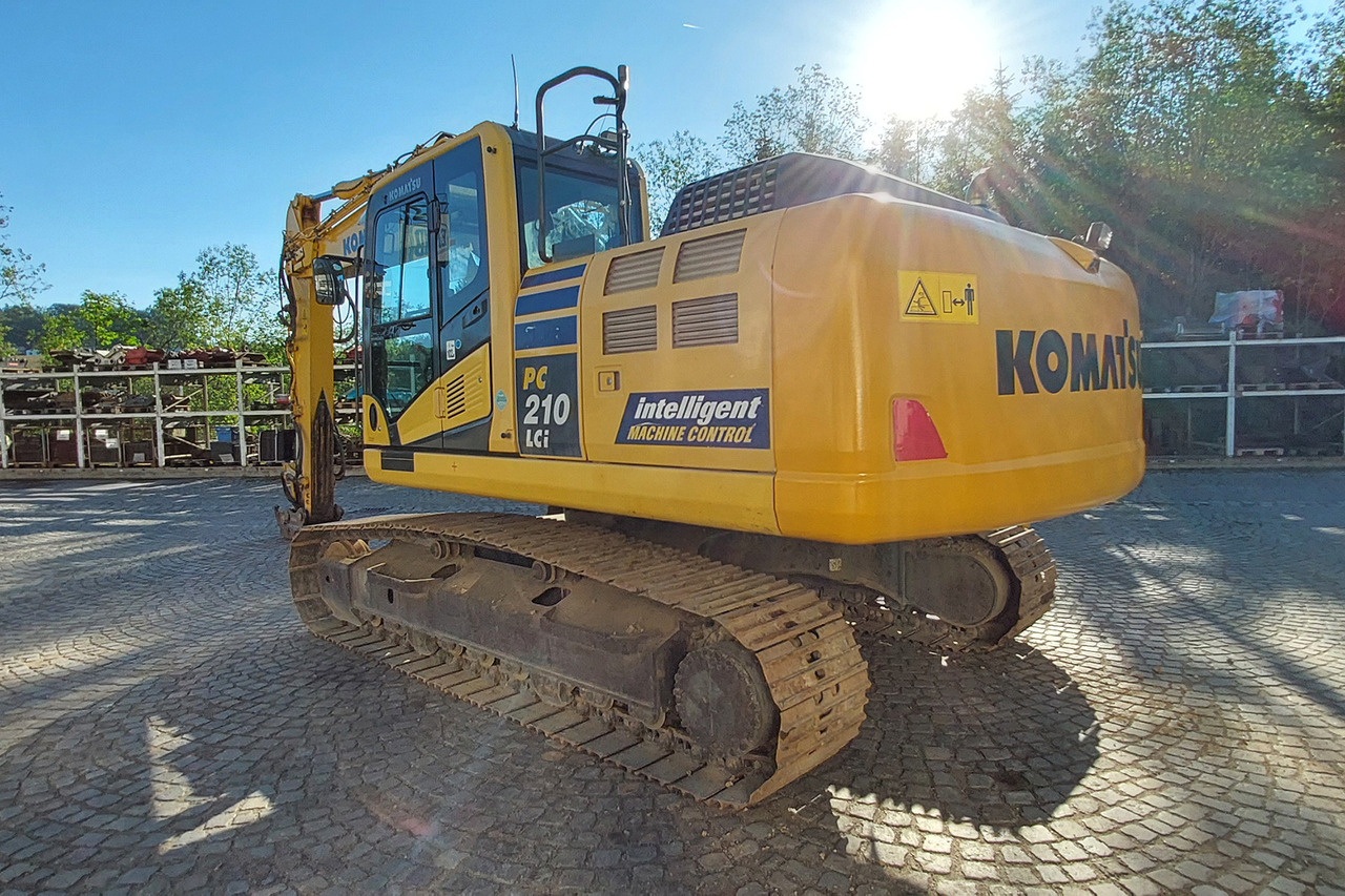 Komatsu PC210LCi-10 - Гусеничный экскаватор: фото 2 Komatsu PC210LCi-10 - Гусеничный экскаватор: фото 2