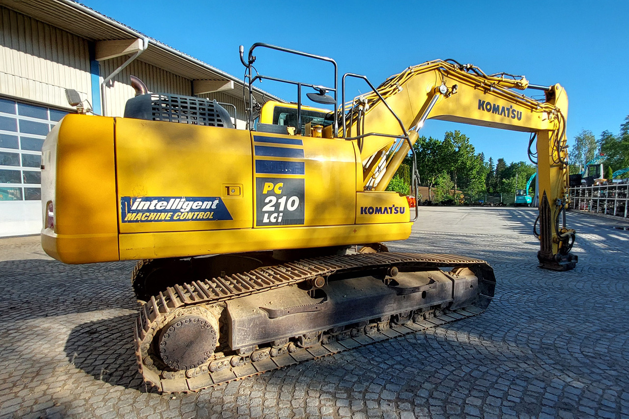 Komatsu PC210LCi-10 - Гусеничный экскаватор: фото 1 Komatsu PC210LCi-10 - Гусеничный экскаватор: фото 1