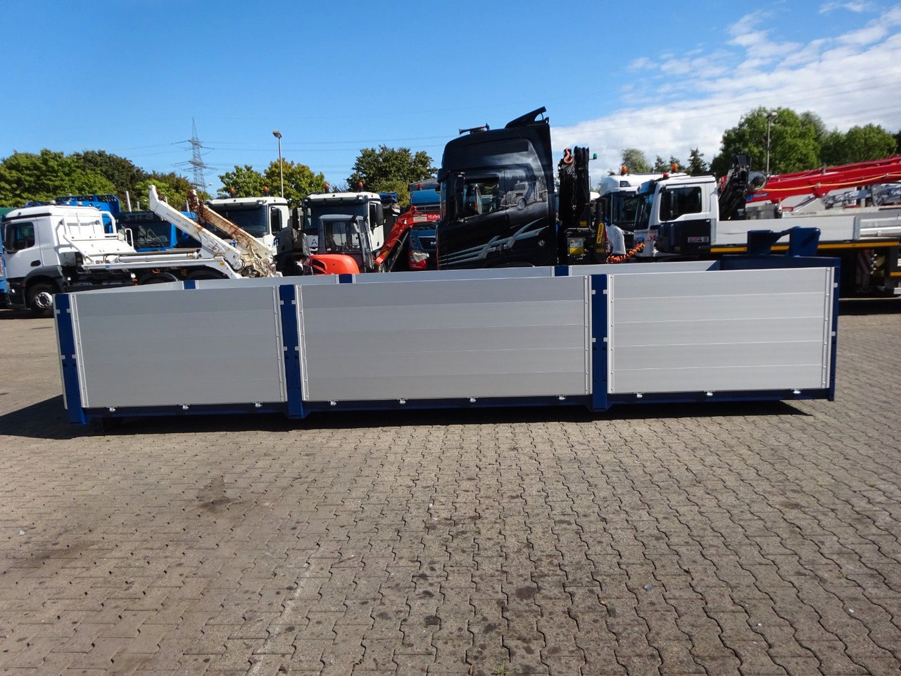 12 cbm Abrollcontainer Pritsche - Крюковой мультилифт: фото 2 12 cbm Abrollcontainer Pritsche - Крюковой мультилифт: фото 2