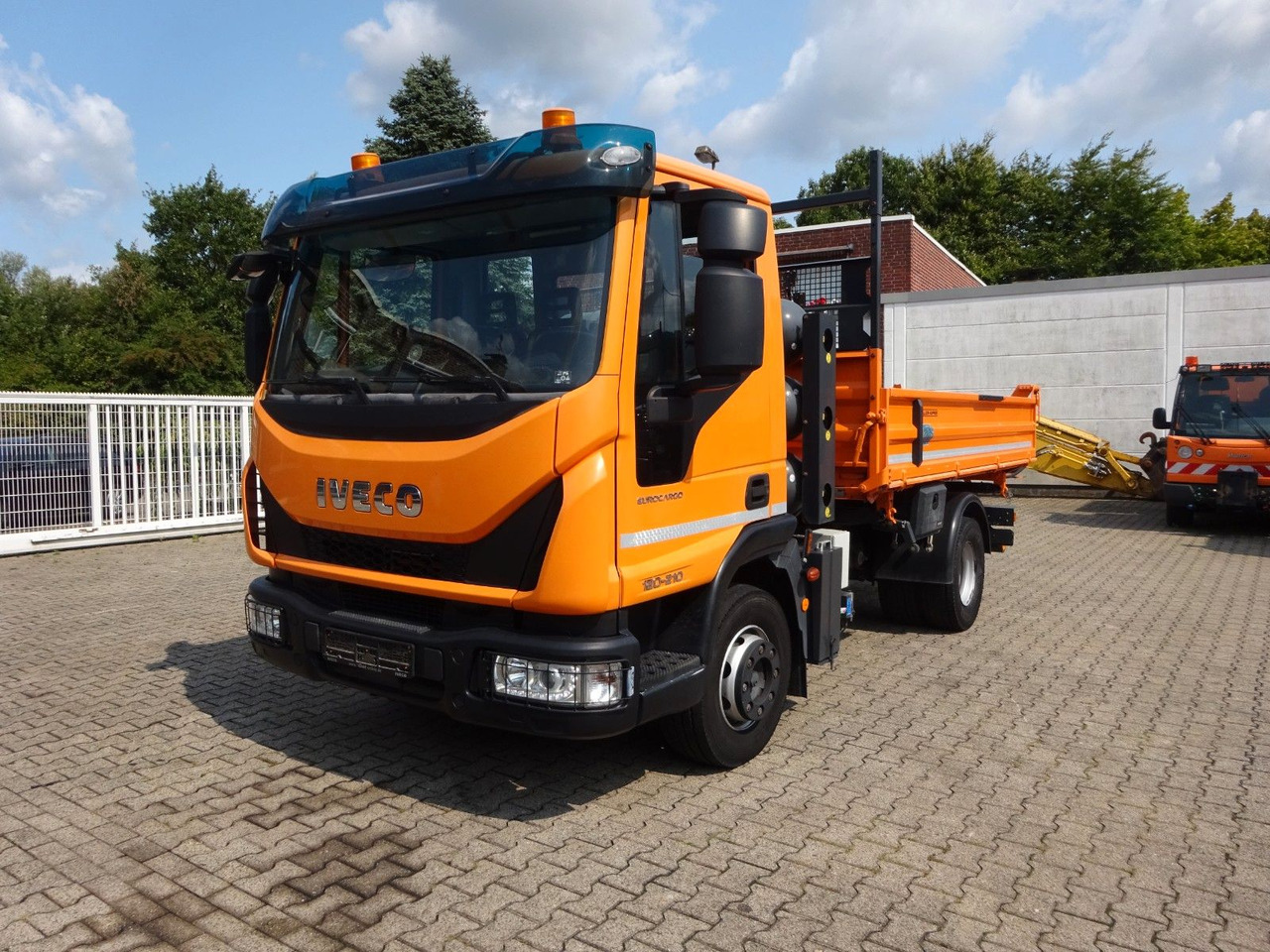 Iveco 120-210 MEILLER 3Skipper CNG GAS 4x2 - Самосвал: фото 2 Iveco 120-210 MEILLER 3Skipper CNG GAS 4x2 - Самосвал: фото 2