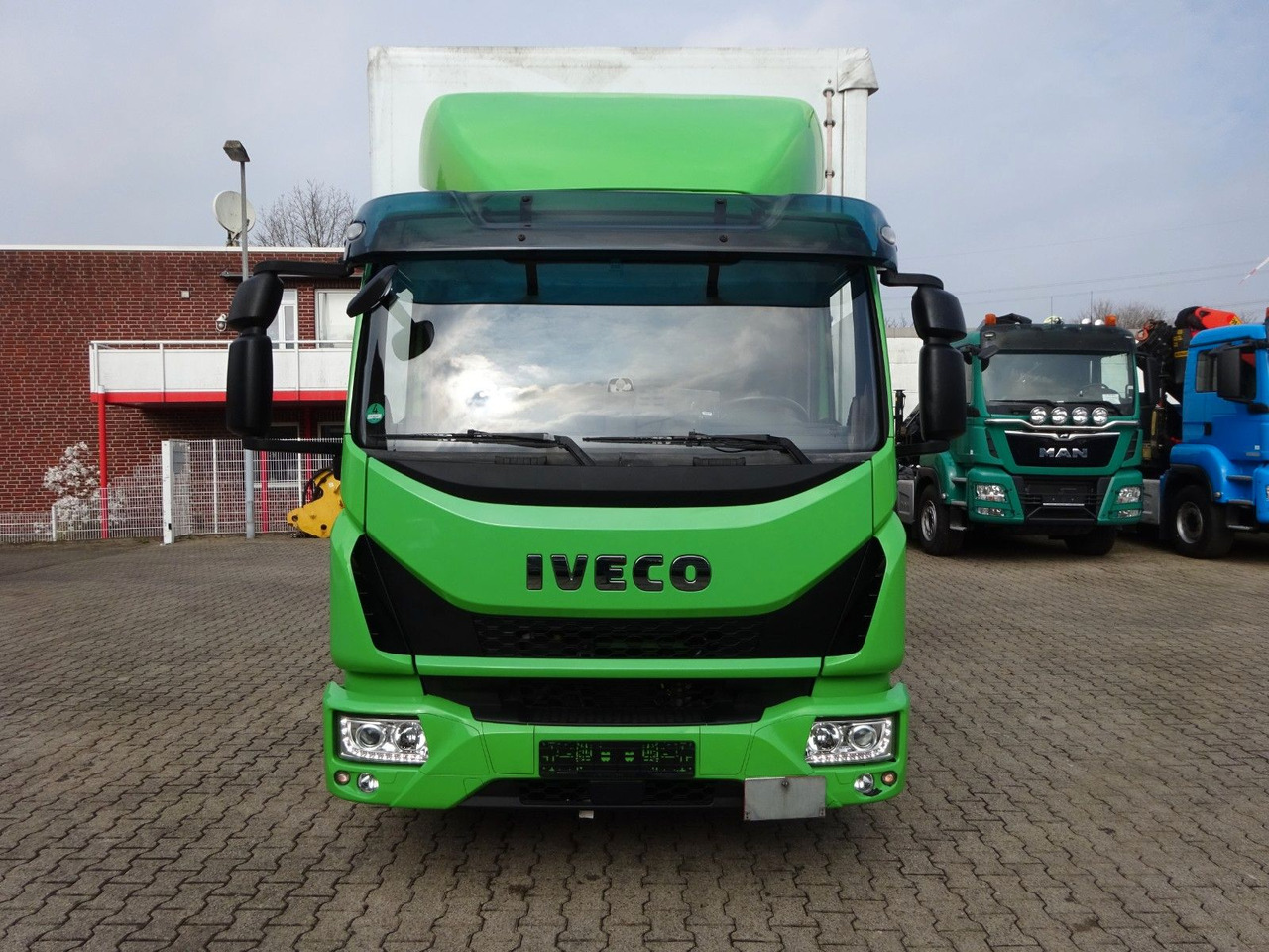 Iveco 75-190 Eurocargo 4x2 - Тентованный фургон: фото 5 Iveco 75-190 Eurocargo 4x2 - Тентованный фургон: фото 5