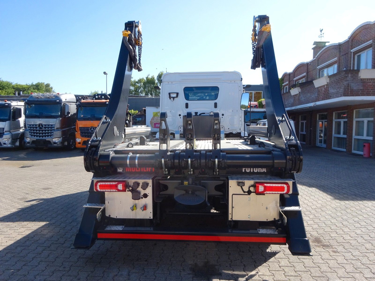 Mercedes-Benz 1840 Actros Absetzkipper NEUFAHRZEUG mit 1645 km - Самосвал: фото 4 Mercedes-Benz 1840 Actros Absetzkipper NEUFAHRZEUG mit 1645 km - Самосвал: фото 4