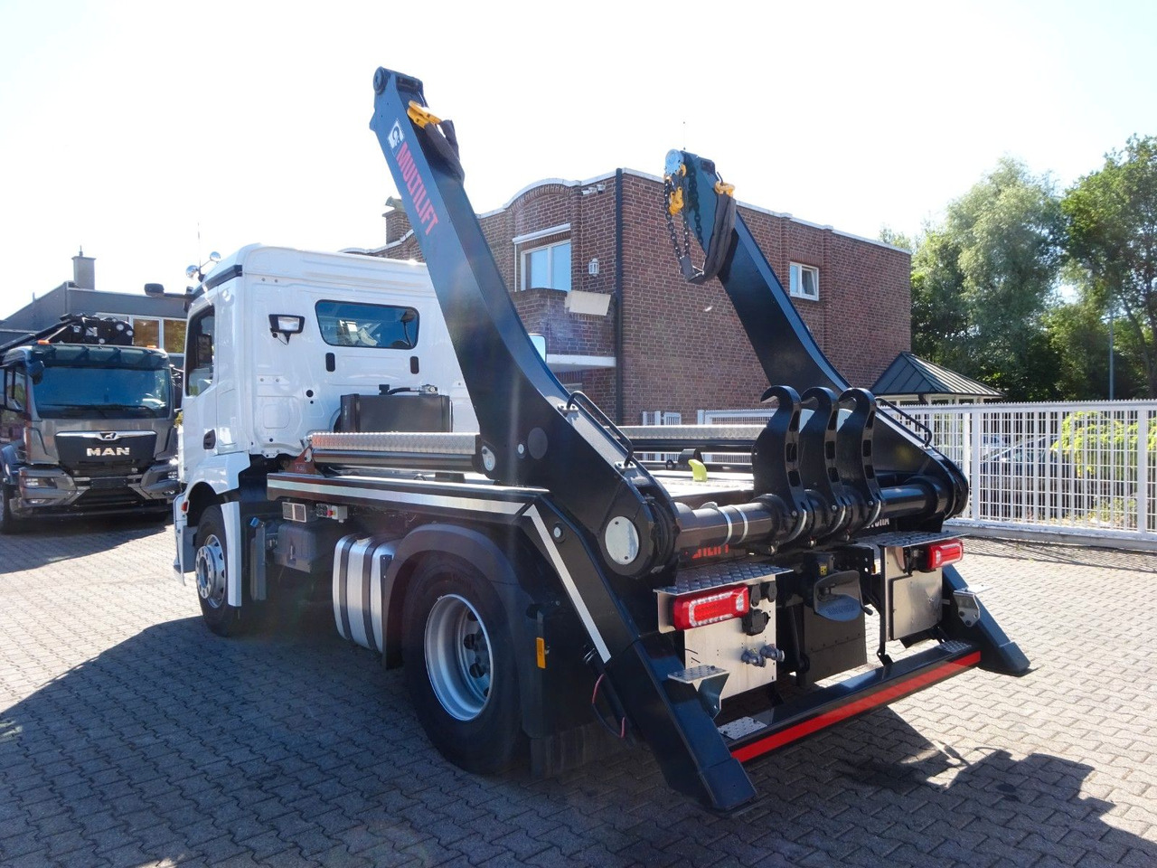Mercedes-Benz 1840 Actros Absetzkipper NEUFAHRZEUG mit 1645 km - Самосвал: фото 4 Mercedes-Benz 1840 Actros Absetzkipper NEUFAHRZEUG mit 1645 km - Самосвал: фото 4