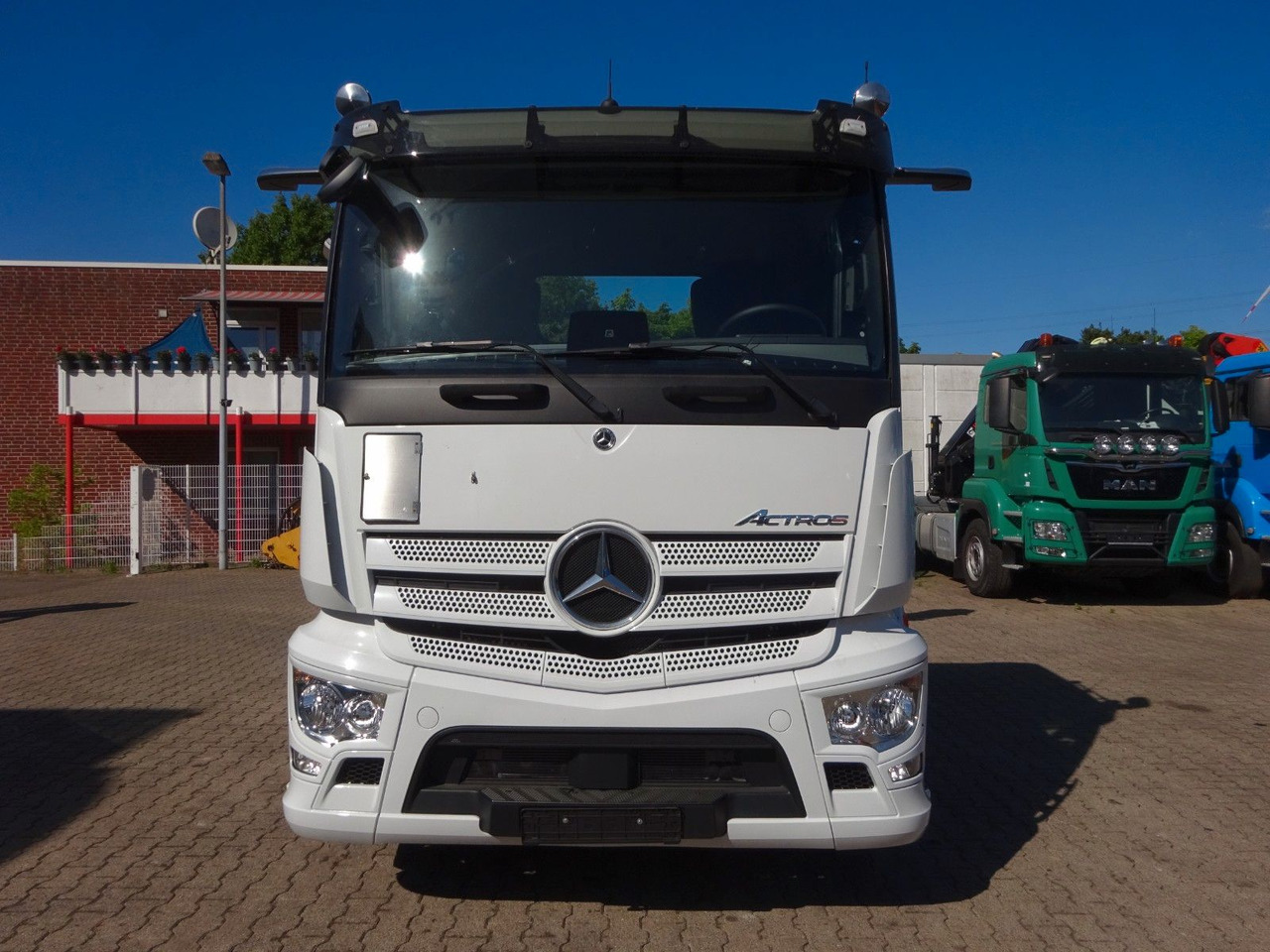 Mercedes-Benz 1840 Actros Absetzkipper NEUFAHRZEUG mit 1645 km - Самосвал: фото 5 Mercedes-Benz 1840 Actros Absetzkipper NEUFAHRZEUG mit 1645 km - Самосвал: фото 5