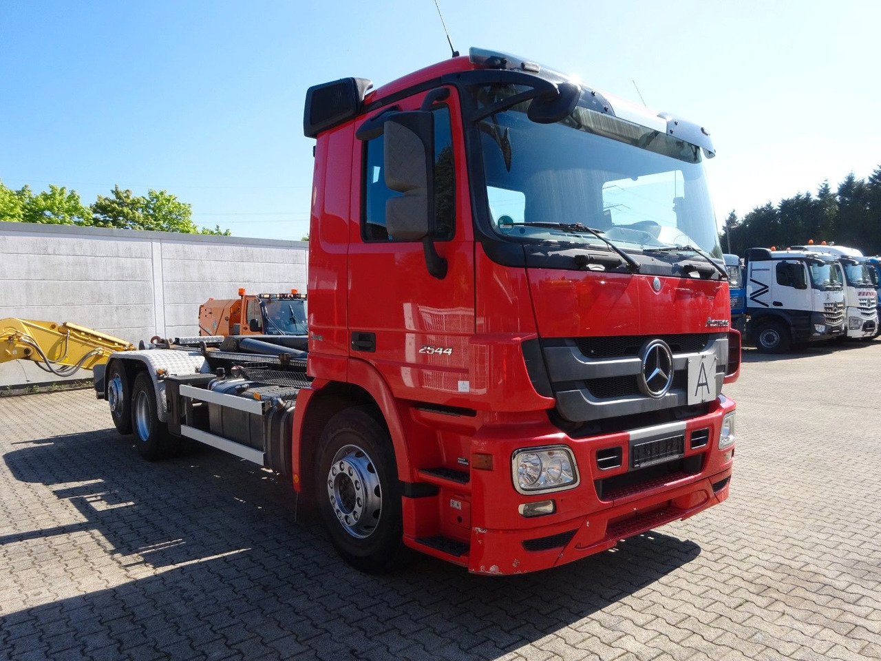 Mercedes-Benz 2544 Actros GERGEN Abroller + Lift-Lenkachse - Крюковой мультилифт: фото 2 Mercedes-Benz 2544 Actros GERGEN Abroller + Lift-Lenkachse - Крюковой мультилифт: фото 2