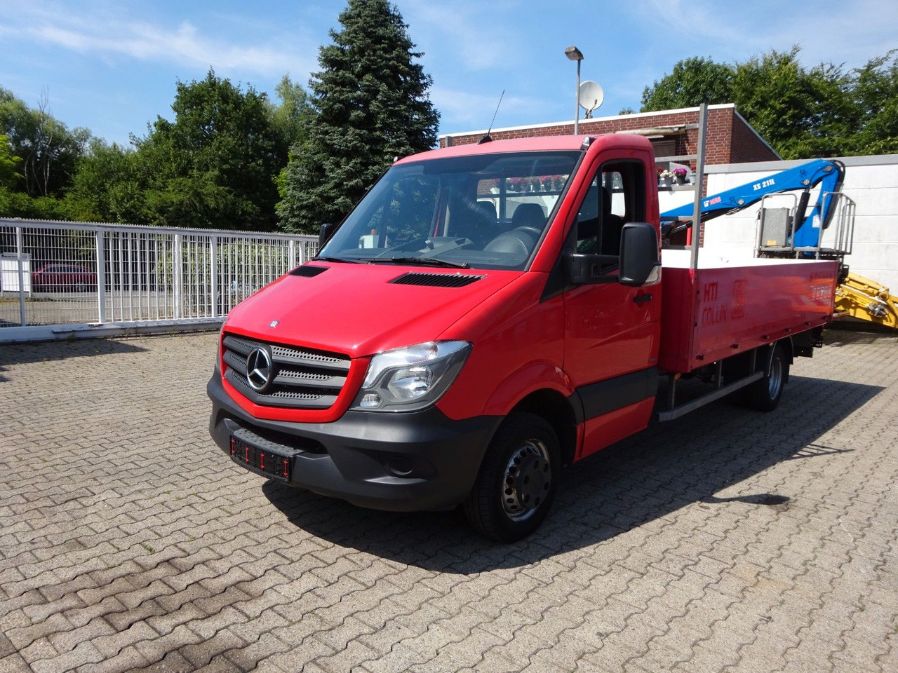 Mercedes-Benz Sprinter Pritsche 519CDI Bluetec 4x2 - Малотоннажный бортовой грузовик: фото 1 Mercedes-Benz Sprinter Pritsche 519CDI Bluetec 4x2 - Малотоннажный бортовой грузовик: фото 1