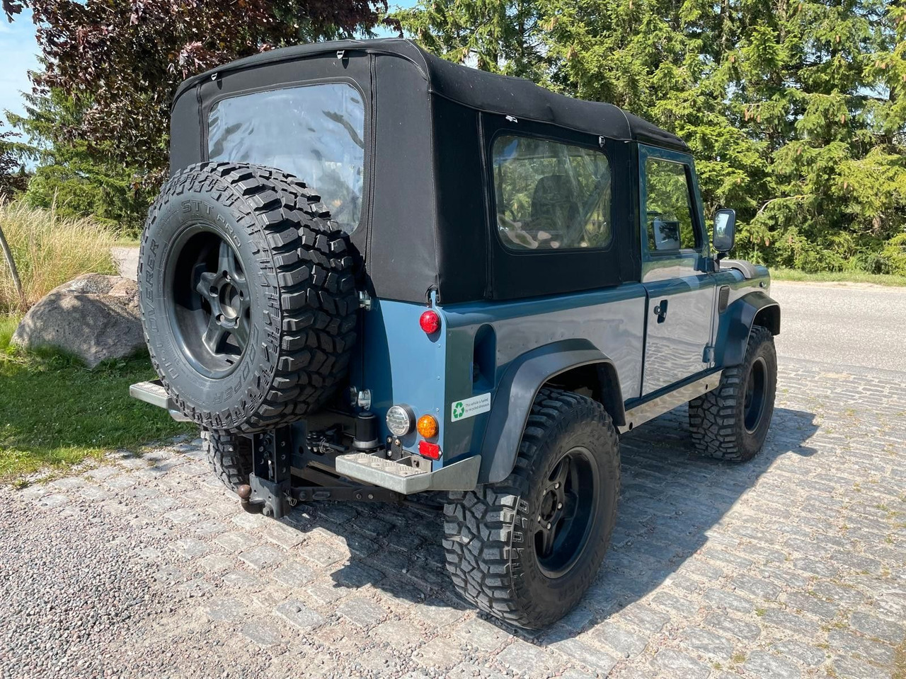 Land Rover LR Defender 90 Soft Top V8 Automatic 60000 brutt Land Rover LR Defender 90 SoftTop V8 Automatic - Пикап: фото 5 Land Rover LR Defender 90 Soft Top V8 Automatic 60000 brutt Land Rover LR Defender 90 SoftTop V8 Automatic - Пикап: фото 5