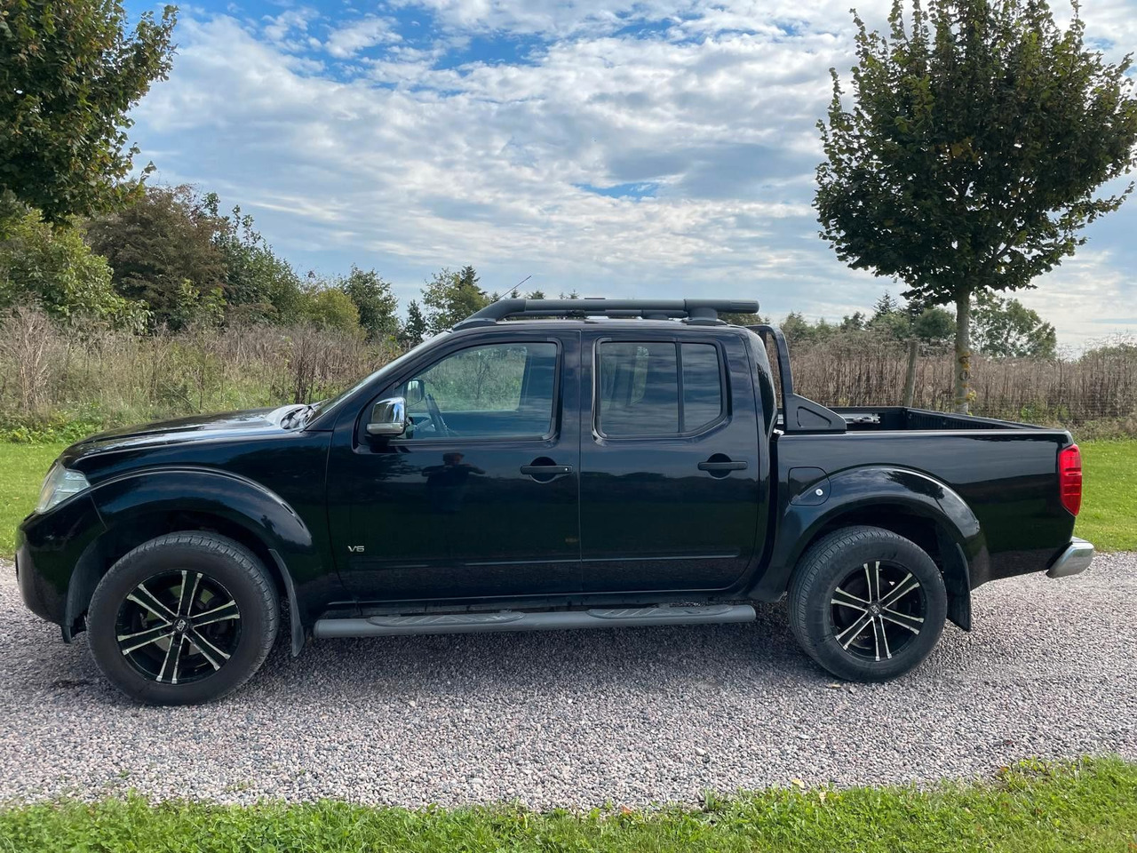 Nissan Navara Pickup Double Cab LE V6 4x4 LB - Внедорожник: фото 2 Nissan Navara Pickup Double Cab LE V6 4x4 LB - Внедорожник: фото 2