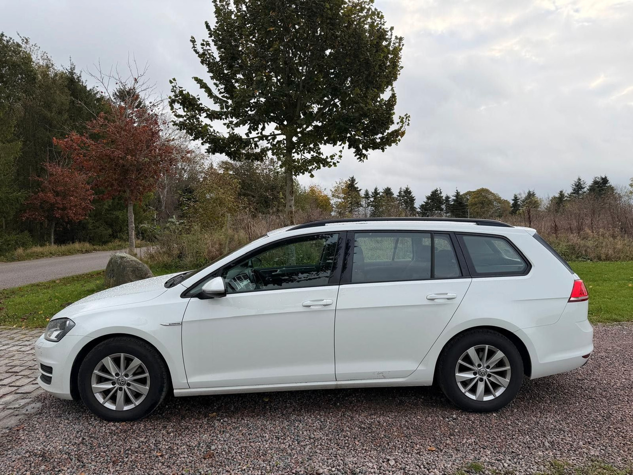 Volkswagen Golf VII Trendline BlueMotion - Универсал: фото 2 Volkswagen Golf VII Trendline BlueMotion - Универсал: фото 2