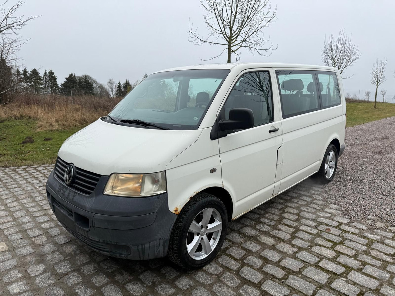 Volkswagen T5 Transporter 1.9 TDI *9 Sitze *RESERVED RO - Пассажирский фургон: фото 2 Volkswagen T5 Transporter 1.9 TDI *9 Sitze *RESERVED RO - Пассажирский фургон: фото 2