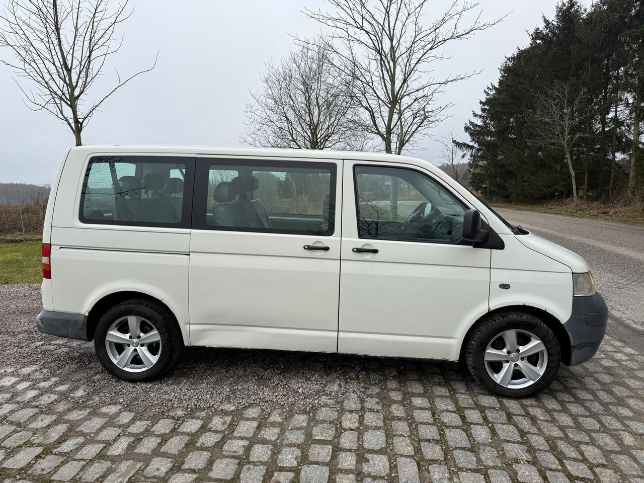Volkswagen T5 Transporter 1.9 TDI *9 Sitze *RESERVED RO - Пассажирский фургон: фото 5 Volkswagen T5 Transporter 1.9 TDI *9 Sitze *RESERVED RO - Пассажирский фургон: фото 5