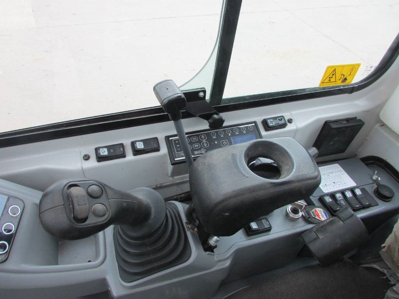 Takeuchi TB225 V3 Minibagger 32.000 EUR net в лизинг Takeuchi TB225 V3 Minibagger 32.000 EUR net: фото 9 Takeuchi TB225 V3 Minibagger 32.000 EUR net в лизинг Takeuchi TB225 V3 Minibagger 32.000 EUR net: фото 9