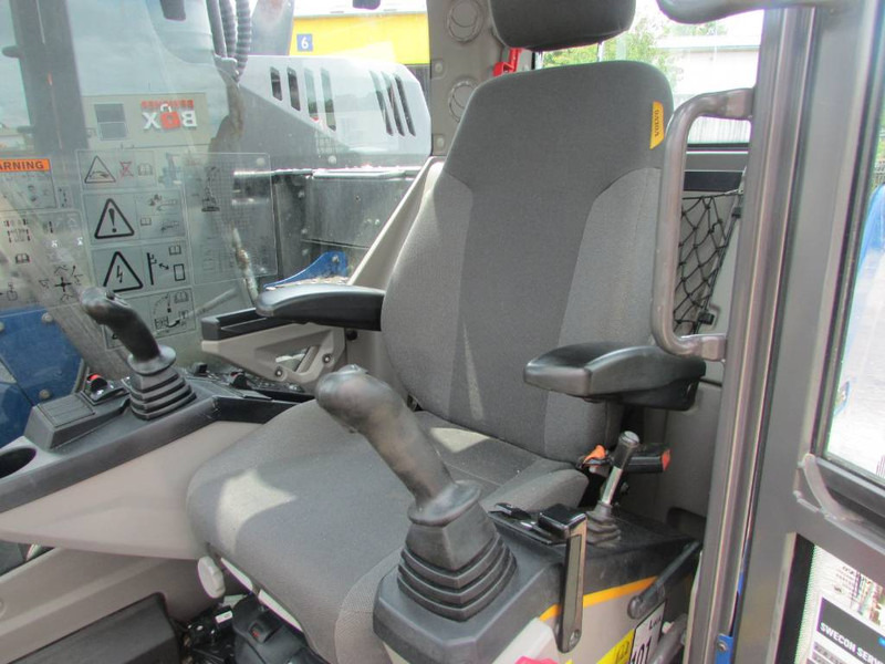 Гусеничный экскаватор Volvo EC 235 EL Kettenbagger 132.000 EUR / AC: фото 15