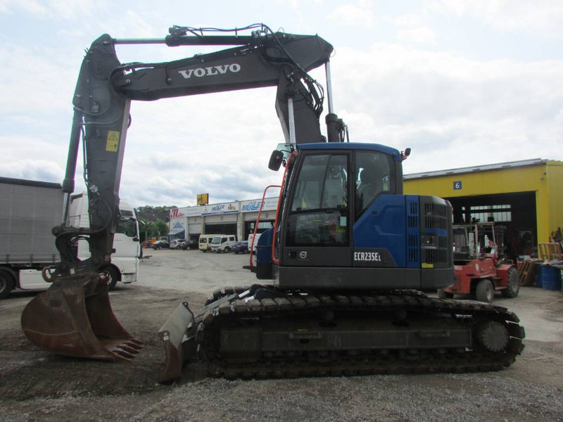 Гусеничный экскаватор Volvo EC 235 EL Kettenbagger 132.000 EUR / AC: фото 7