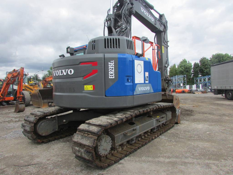 Гусеничный экскаватор Volvo EC 235 EL Kettenbagger 132.000 EUR / AC: фото 10