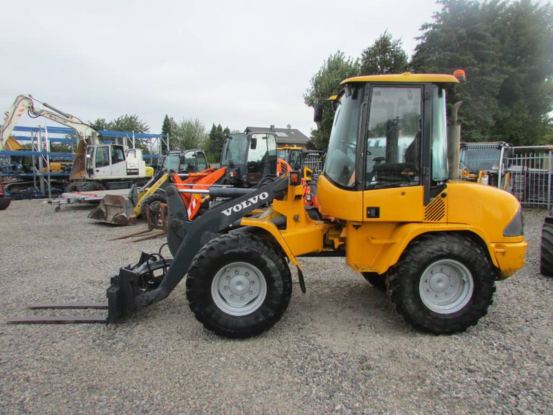 Volvo L 35 B-Z Radlader 16.000 EUR - Колёсный погрузчик: фото 1 Volvo L 35 B-Z Radlader 16.000 EUR - Колёсный погрузчик: фото 1