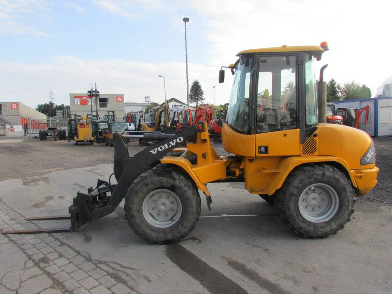 Volvo L 35 B-Z Radlader 18.000 EUR - Колёсный погрузчик: фото 1 Volvo L 35 B-Z Radlader 18.000 EUR - Колёсный погрузчик: фото 1