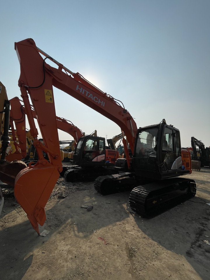 HITACHI ZX130 - Гусеничный экскаватор: фото 4 HITACHI ZX130 - Гусеничный экскаватор: фото 4