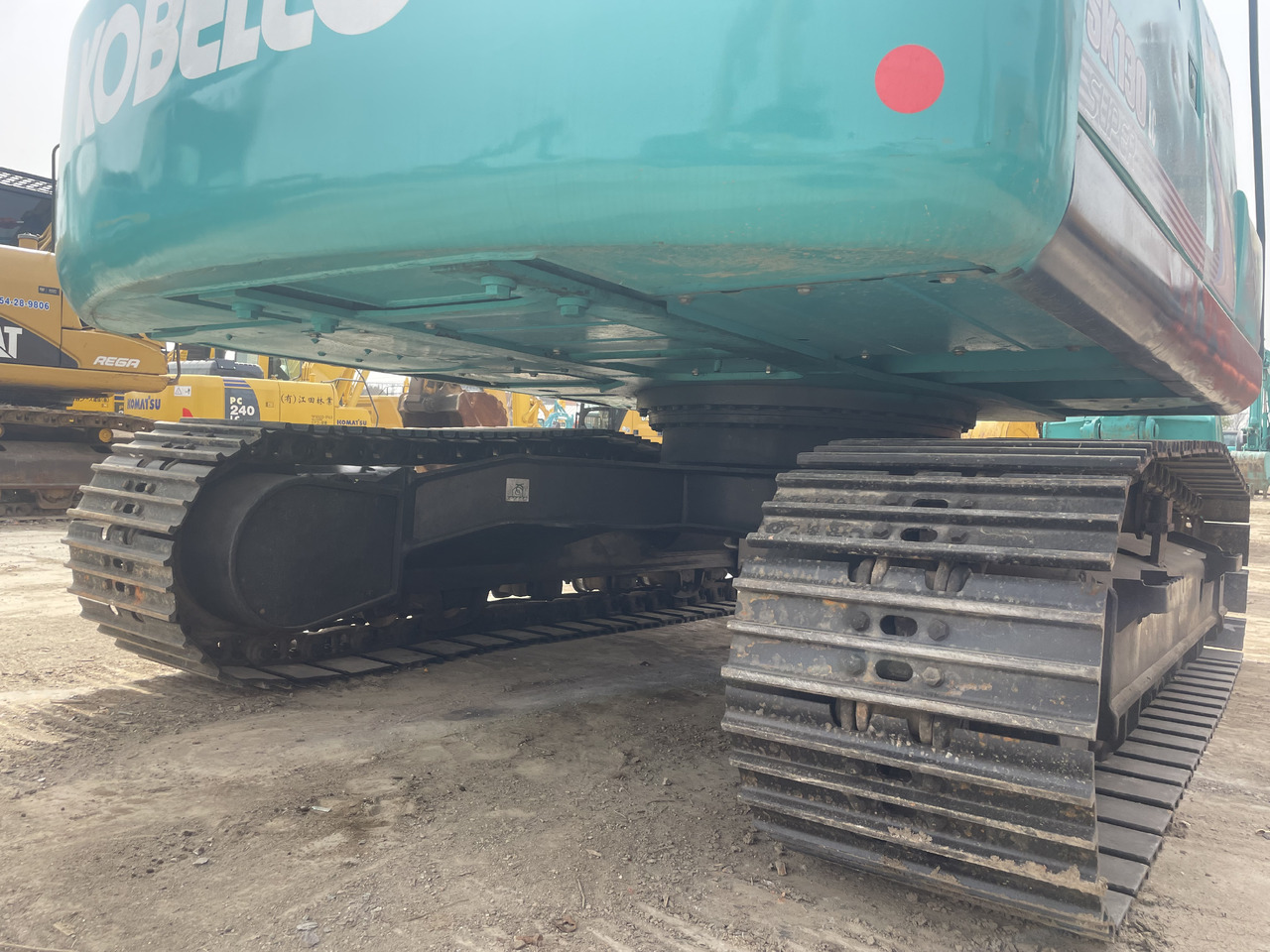 KOBELCO SK130-8 - Гусеничный экскаватор: фото 3 KOBELCO SK130-8 - Гусеничный экскаватор: фото 3