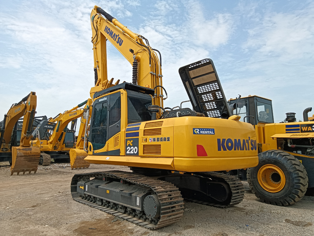 KOMATSU PC200-8 - Гусеничный экскаватор: фото 2 KOMATSU PC200-8 - Гусеничный экскаватор: фото 2