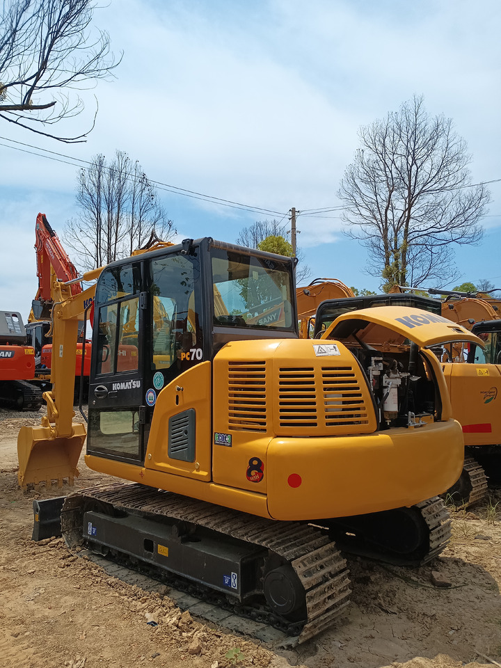 Komatsu PC70 - Гусеничный экскаватор: фото 2 Komatsu PC70 - Гусеничный экскаватор: фото 2