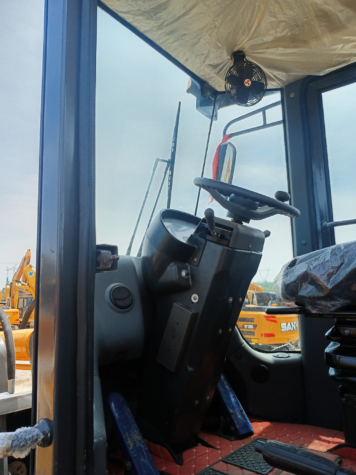 Колёсный погрузчик SDLG LG936L: фото 9 Колёсный погрузчик SDLG LG936L: фото 9