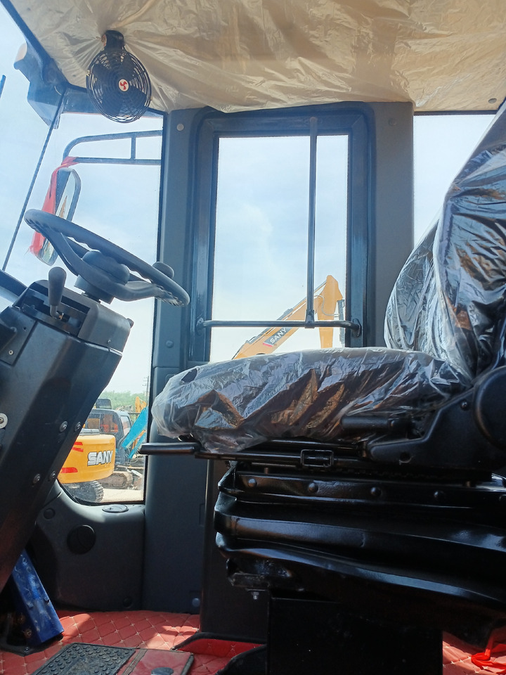 Колёсный погрузчик SDLG LG936L: фото 8 Колёсный погрузчик SDLG LG936L: фото 8