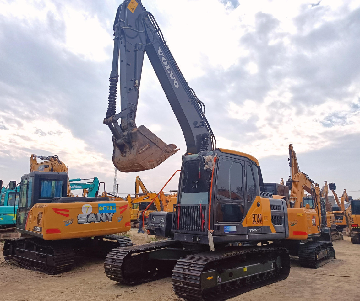 VOLVO EC150 - Мини-экскаватор: фото 1 VOLVO EC150 - Мини-экскаватор: фото 1
