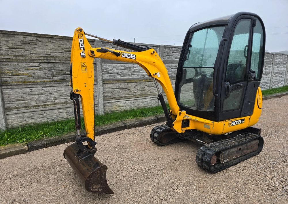 JCB - Мини-экскаватор: фото 2 JCB - Мини-экскаватор: фото 2