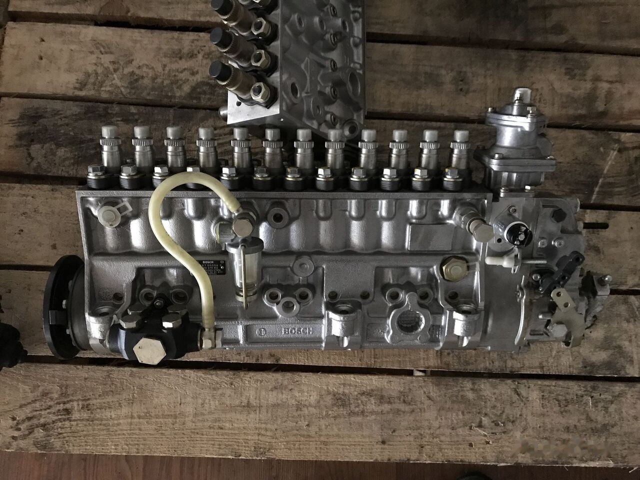 Bosch 2018 0402670812 Mercedes-Benz truck - Топливный насос для Грузовиков: фото 1 Bosch 2018 0402670812 Mercedes-Benz truck - Топливный насос для Грузовиков: фото 1