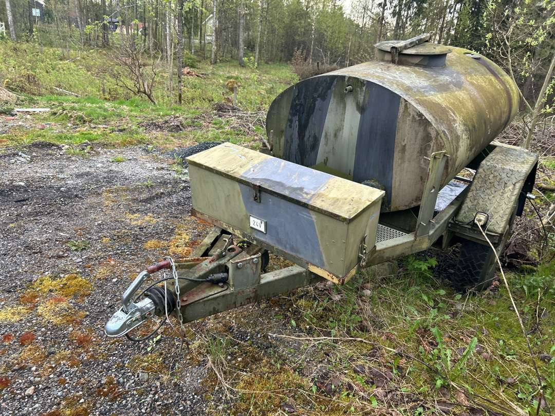Vanntankhenger 1000 liter - Прицеп: фото 1 Vanntankhenger 1000 liter - Прицеп: фото 1