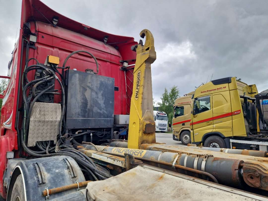 Крюковой мультилифт Scania R580 Brøytebil med sideplog og hydraulisk saltsystem: фото 5