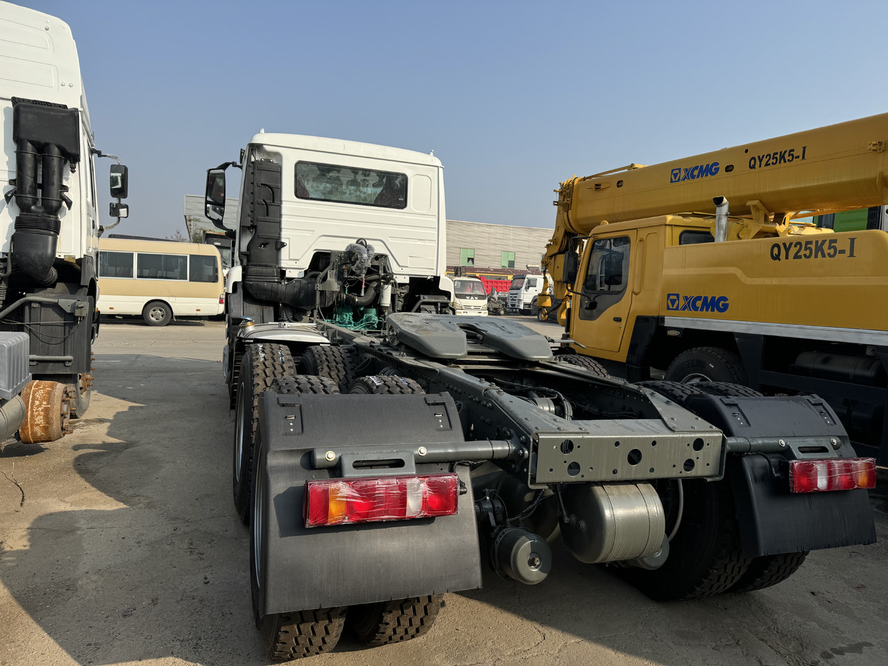 SINOTRUCK HOWO - Тягач: фото 4 SINOTRUCK HOWO - Тягач: фото 4