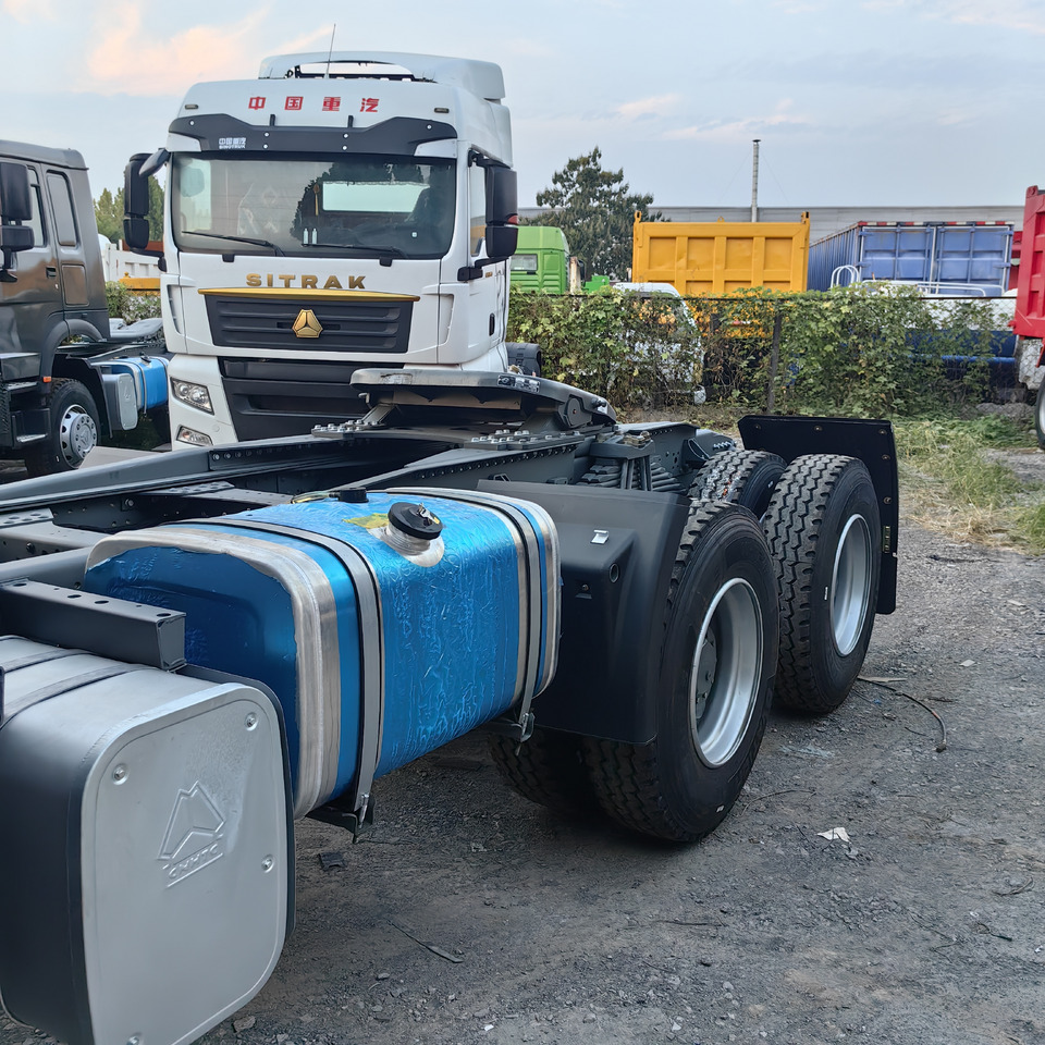 Sino truck  - Тягач: фото 5 Sino truck  - Тягач: фото 5