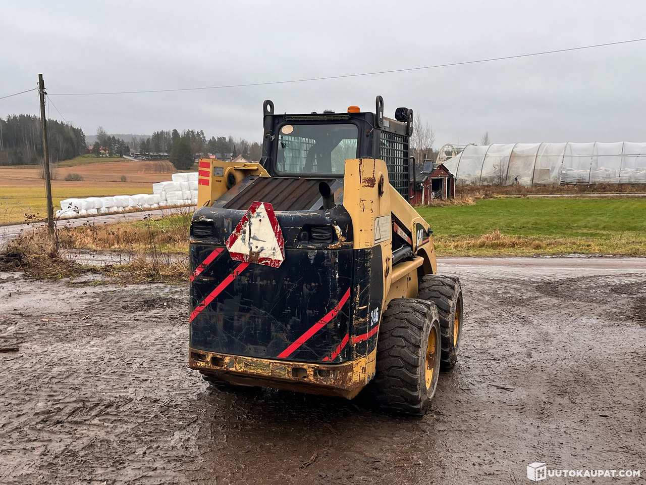 Cat 246 skid-steer loader with bucket and forks, 2002, Vihti - Мини-погрузчик с бортовым поворотом: фото 4 Cat 246 skid-steer loader with bucket and forks, 2002, Vihti - Мини-погрузчик с бортовым поворотом: фото 4