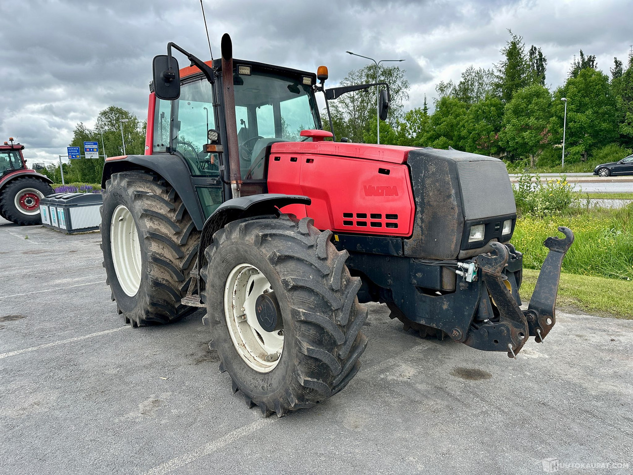 Valtra 8550 traktori PTO etunostolaitteella vm 2001, Seinäjoki - Сельскохозяйственная техника: фото 1 Valtra 8550 traktori PTO etunostolaitteella vm 2001, Seinäjoki - Сельскохозяйственная техника: фото 1