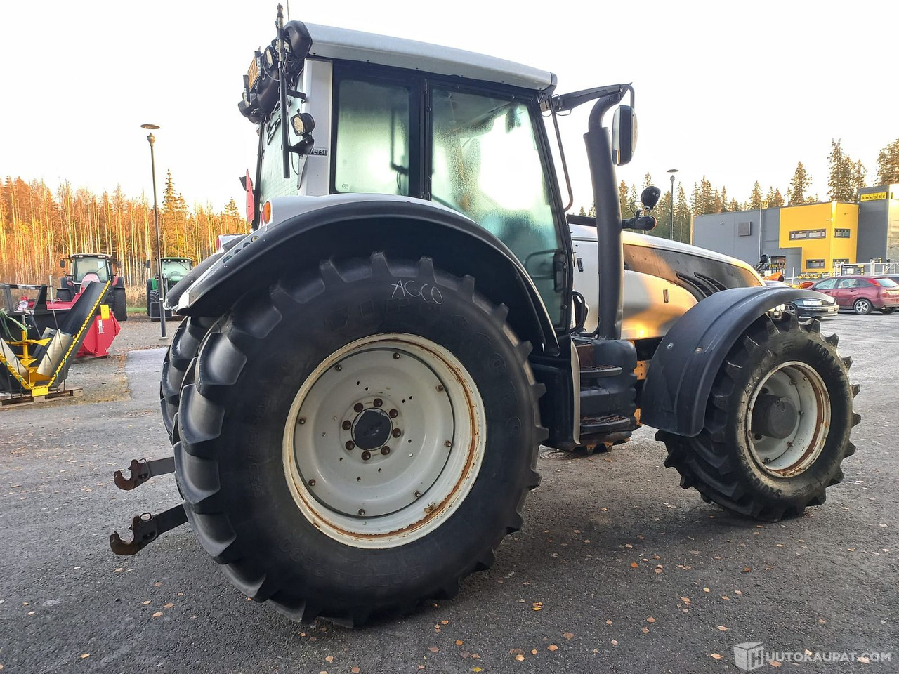Valtra T213 VERSU, 2013, 11 100 h, MTK25, Joensuu - Трактор: фото 4 Valtra T213 VERSU, 2013, 11 100 h, MTK25, Joensuu - Трактор: фото 4