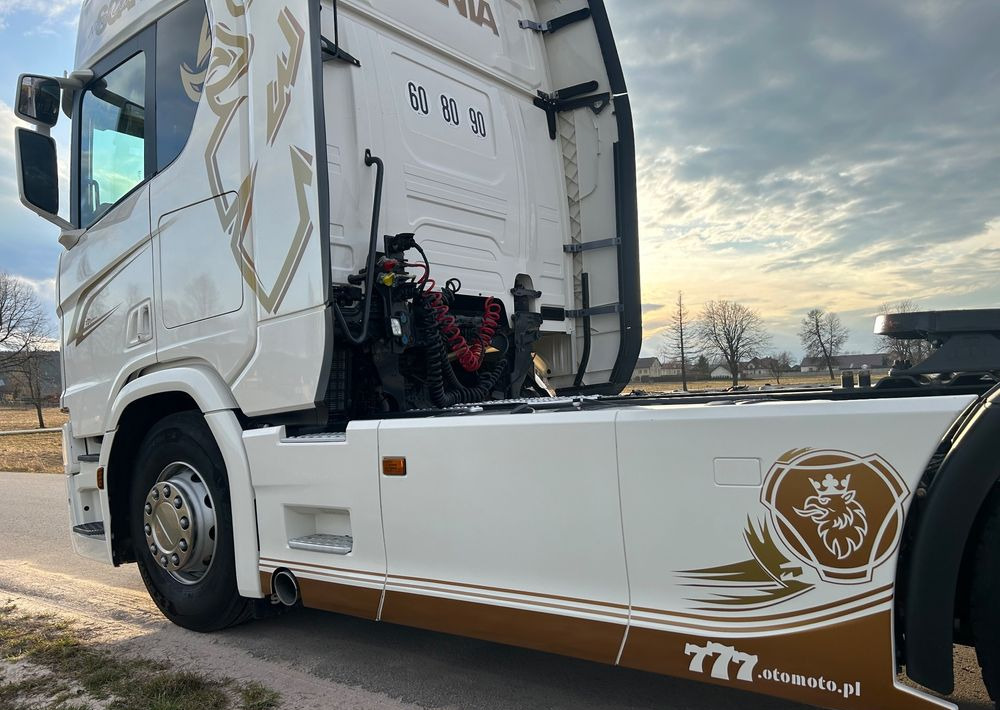 Scania R500 FULL AIR 2019 10x poduszki KLIMA POSTOJOWA / RETARDER / FULL SPOJLER / TOP STAN / od jedynego właściciela ! HYDRAULIKA spod beczki spożywczej ! / do wywrotu ruchomej podłogi beczki TOP TOP - Тягач: фото 5 Scania R500 FULL AIR 2019 10x poduszki KLIMA POSTOJOWA / RETARDER / FULL SPOJLER / TOP STAN / od jedynego właściciela ! HYDRAULIKA spod beczki spożywczej ! / do wywrotu ruchomej podłogi beczki TOP TOP - Тягач: фото 5