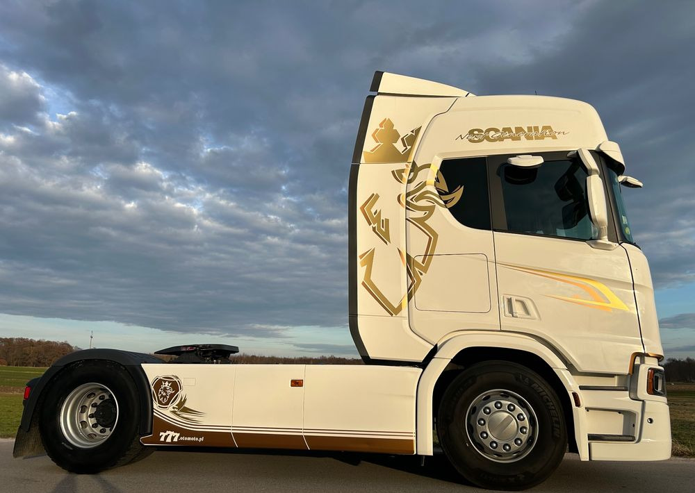 Scania R500 FULL AIR 2019 10x poduszki KLIMA POSTOJOWA / RETARDER / FULL SPOJLER / TOP STAN / od jedynego właściciela ! HYDRAULIKA spod beczki spożywczej ! / do wywrotu ruchomej podłogi beczki TOP TOP - Тягач: фото 4 Scania R500 FULL AIR 2019 10x poduszki KLIMA POSTOJOWA / RETARDER / FULL SPOJLER / TOP STAN / od jedynego właściciela ! HYDRAULIKA spod beczki spożywczej ! / do wywrotu ruchomej podłogi beczki TOP TOP - Тягач: фото 4