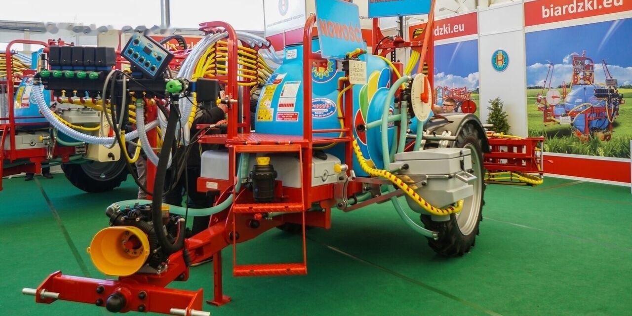 Biardzki 1200/18 P-329/27 - Прицепной опрыскиватель: фото 2 Biardzki 1200/18 P-329/27 - Прицепной опрыскиватель: фото 2