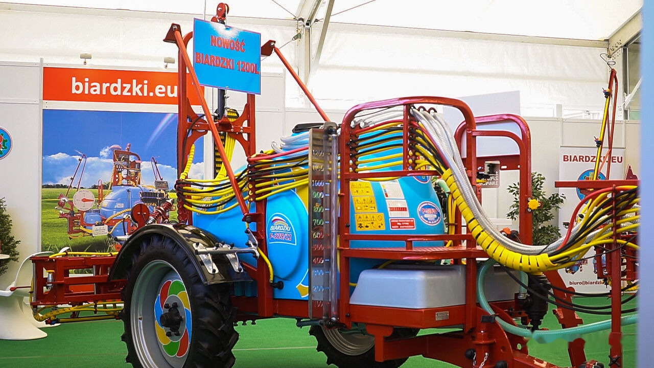 Biardzki 1200/18 P-329/27 - Прицепной опрыскиватель: фото 1 Biardzki 1200/18 P-329/27 - Прицепной опрыскиватель: фото 1