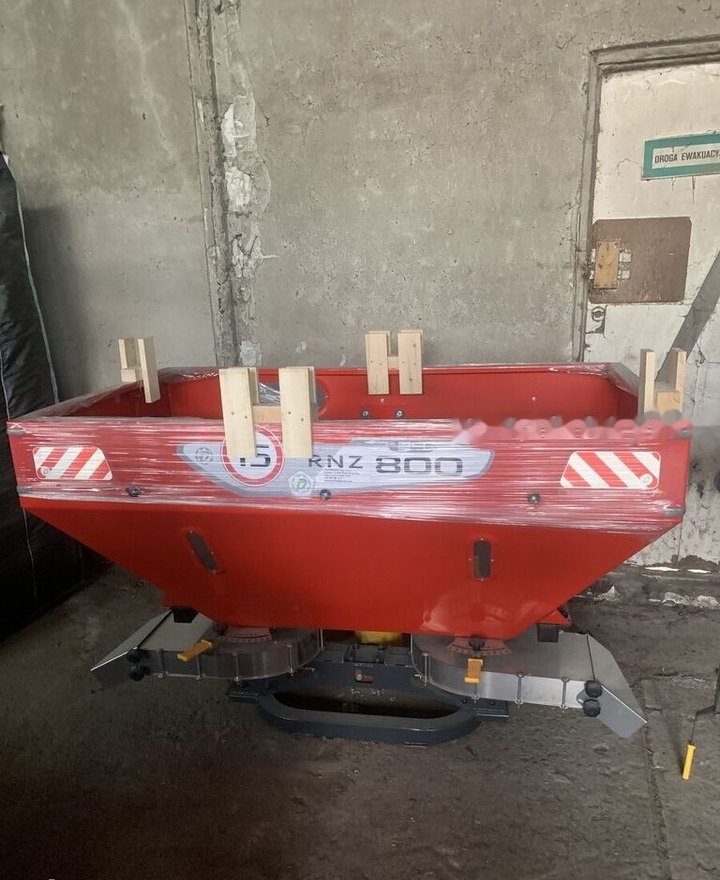 New Rozsiewacz Sadowniczy Dwutarczowy 600,800i 1000L - Разбрасыватель удобрений: фото 1 New Rozsiewacz Sadowniczy Dwutarczowy 600,800i 1000L - Разбрасыватель удобрений: фото 1