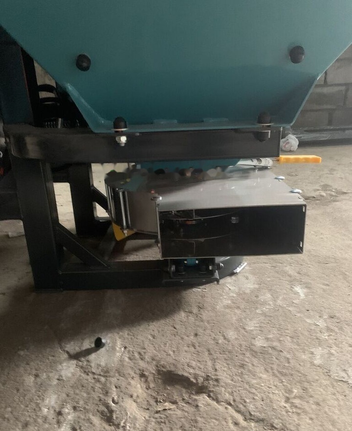 New Rozsiewacz Sadowniczy Dwutarczowy 600,800i 1000L - Разбрасыватель удобрений: фото 2 New Rozsiewacz Sadowniczy Dwutarczowy 600,800i 1000L - Разбрасыватель удобрений: фото 2