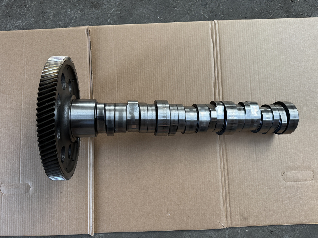 Mercedes Actros MP 2 MP 3 - Распределительный вал: фото 3 Mercedes Actros MP 2 MP 3 - Распределительный вал: фото 3